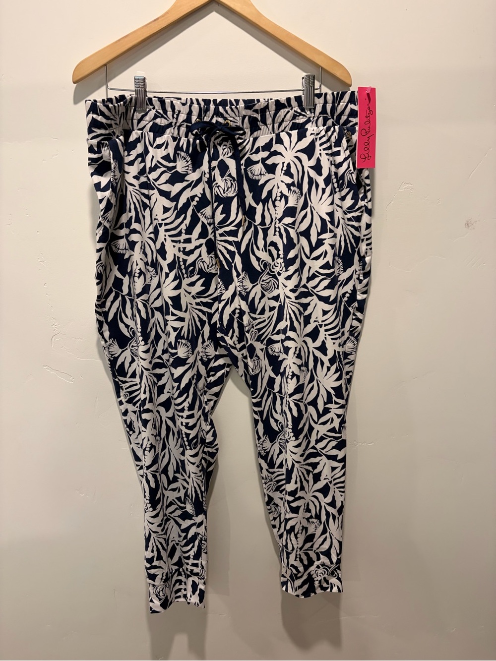 Lilly Pulitzer Navy and White Tropical Print Joggers